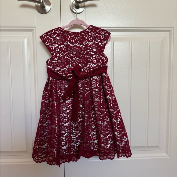 Jona Michelle Lace Dress - Picture 2 of 3